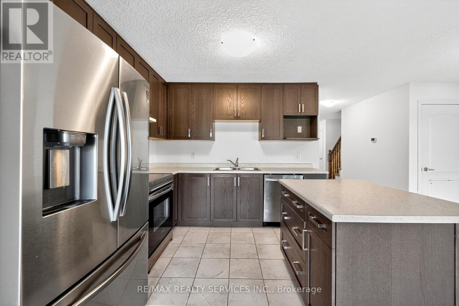 119 Stan Baker Boulevard, Grey Highlands, ON - Indoor Photo Showing Kitchen With Double Sink