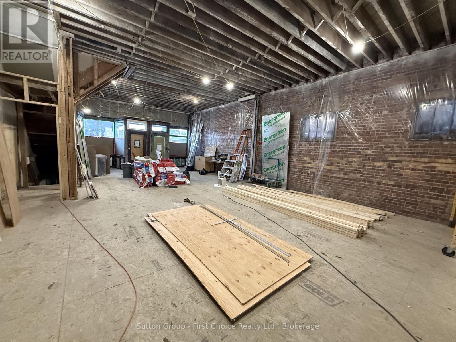 74 Wellington Street, Stratford, ON