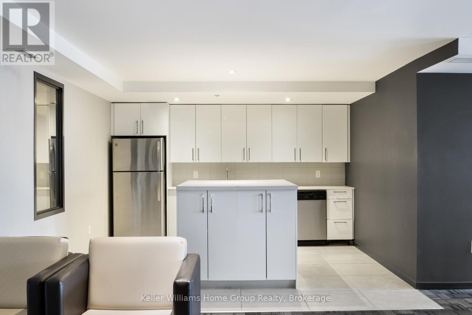 417 - 1291 Gordon Street, Guelph (Kortright East), ON - Indoor Photo Showing Kitchen