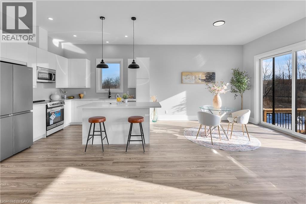 51 Alicia Crescent, Thorold, ON - Indoor Photo Showing Kitchen With Upgraded Kitchen