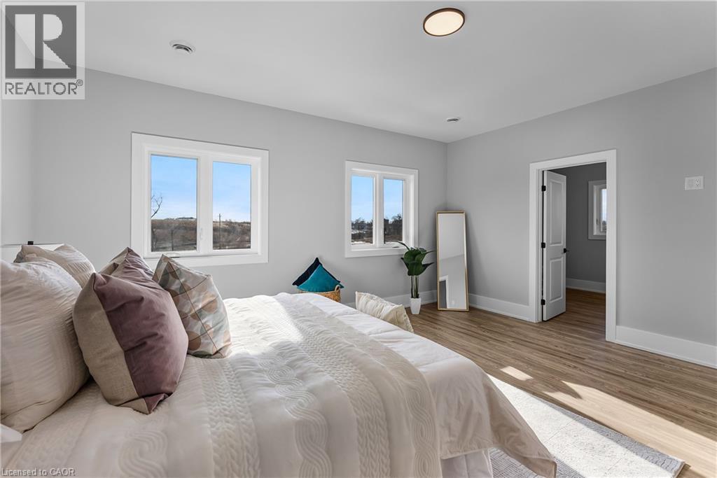 51 Alicia Crescent, Thorold, ON - Indoor Photo Showing Bedroom