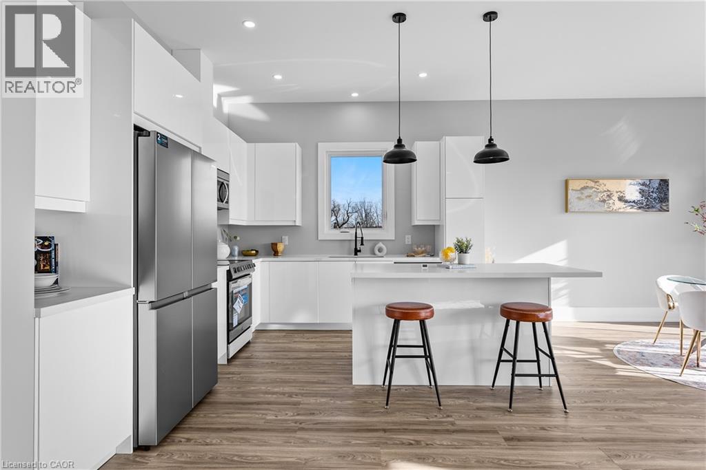 51 Alicia Crescent, Thorold, ON - Indoor Photo Showing Kitchen With Stainless Steel Kitchen With Upgraded Kitchen