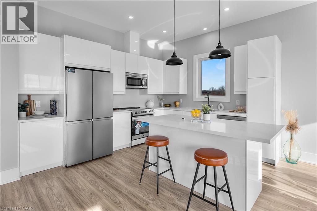 51 Alicia Crescent, Thorold, ON - Indoor Photo Showing Kitchen With Stainless Steel Kitchen With Upgraded Kitchen