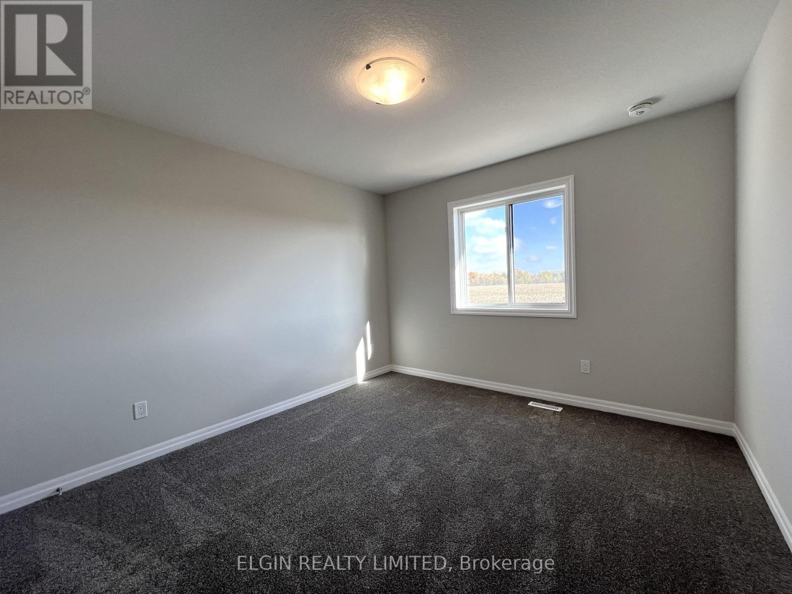 75 Braun Avenue, Tillsonburg, ON - Indoor Photo Showing Other Room