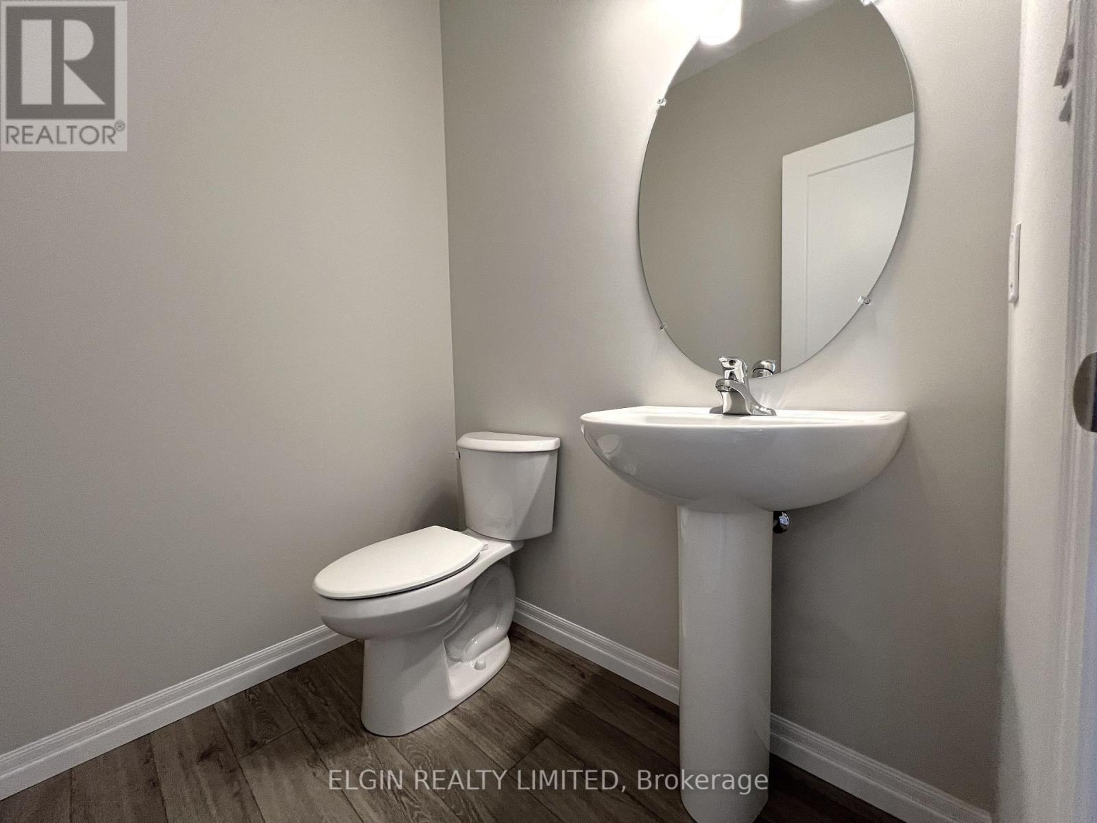 75 Braun Avenue, Tillsonburg, ON - Indoor Photo Showing Bathroom