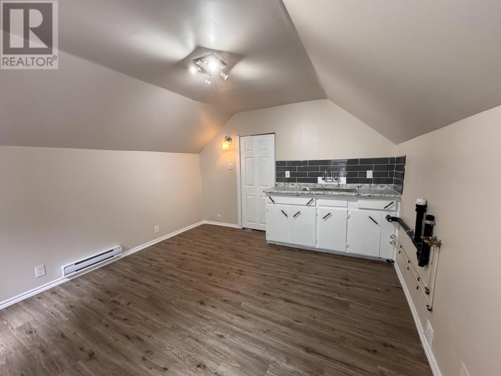 30 Grosvenor Ave, Sault Ste. Marie, ON - Indoor Photo Showing Kitchen