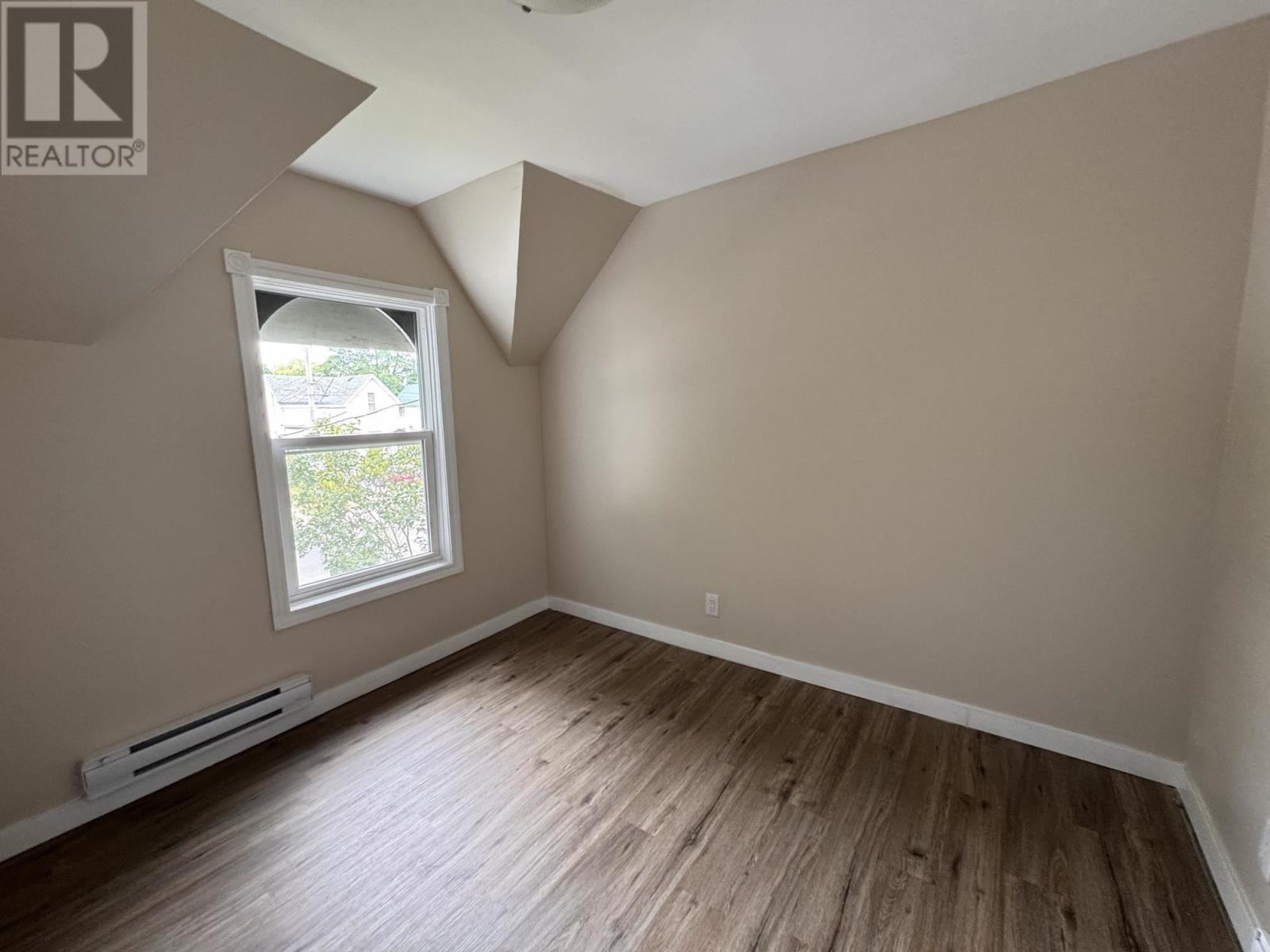 30 Grosvenor Ave, Sault Ste. Marie, ON - Indoor Photo Showing Other Room