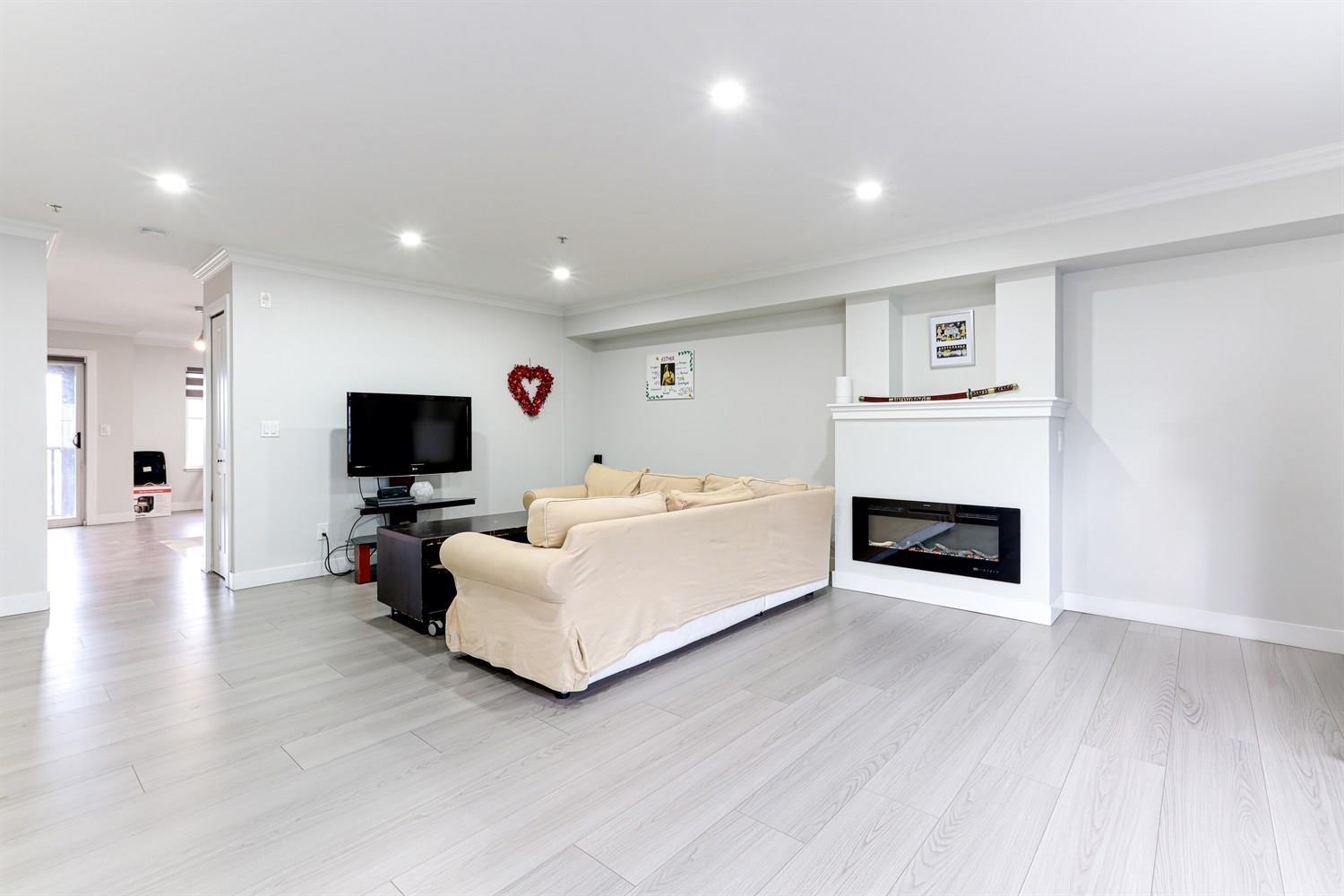 10 12040 68 Avenue, Surrey, BC