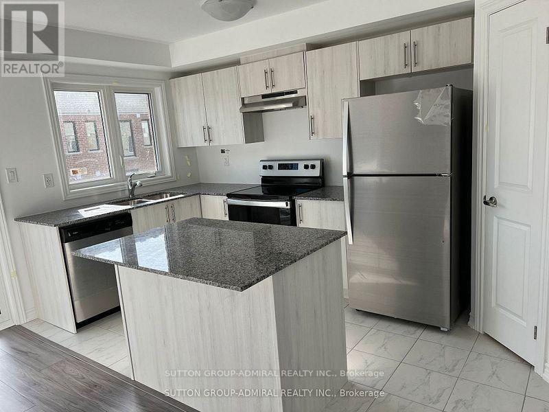 12 Pumpkin Corner Crescent, Barrie, ON - Indoor Photo Showing Kitchen With Double Sink
