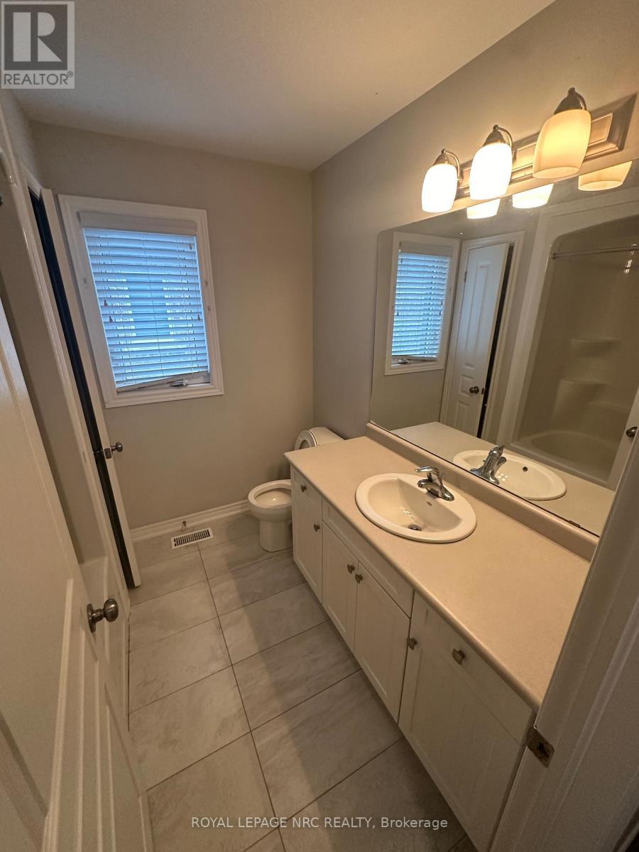 25 - 7768 Ascot Circle, Niagara Falls (Ascot), ON - Indoor Photo Showing Bathroom