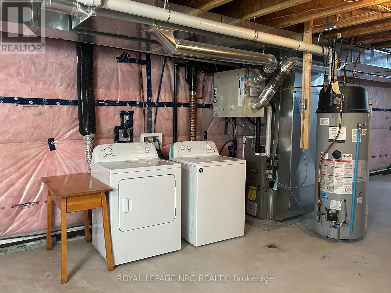 25 - 7768 Ascot Circle, Niagara Falls (Ascot), ON - Indoor Photo Showing Laundry Room