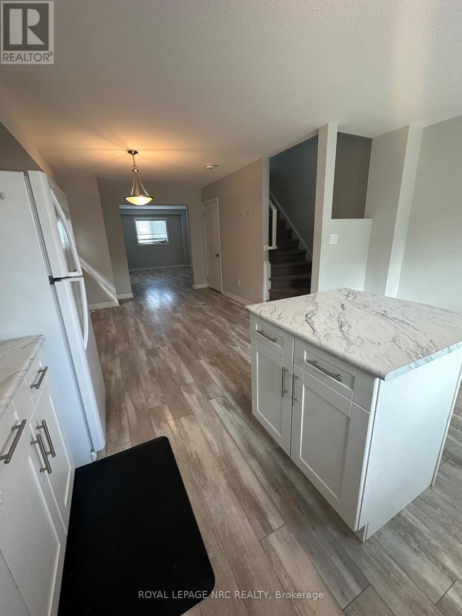 25 - 7768 Ascot Circle, Niagara Falls (Ascot), ON - Indoor Photo Showing Kitchen