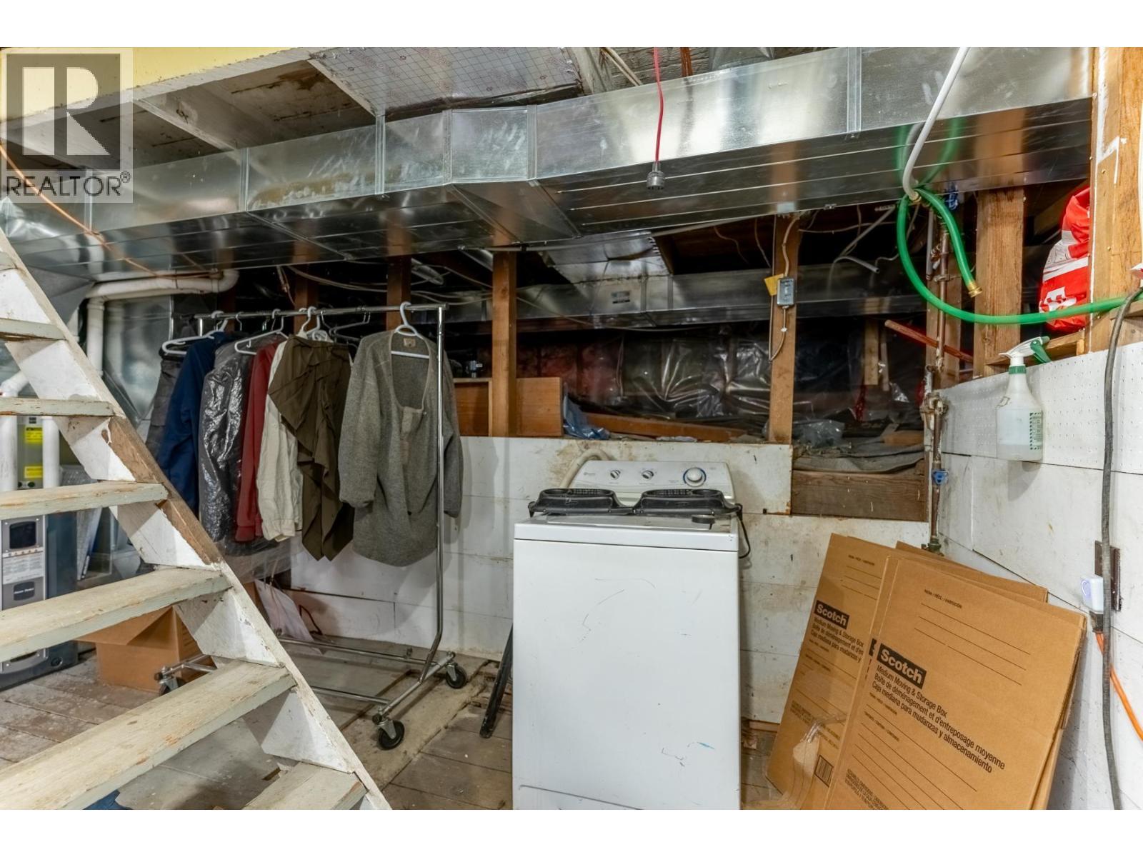 602 Brink Street, Ashcroft, BC - Indoor Photo Showing Laundry Room