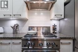 Gas stove. -