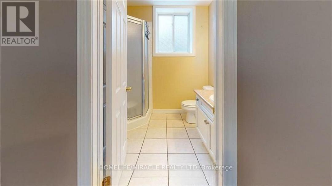1859 Marconi Boulevard, London East, ON - Indoor Photo Showing Bathroom