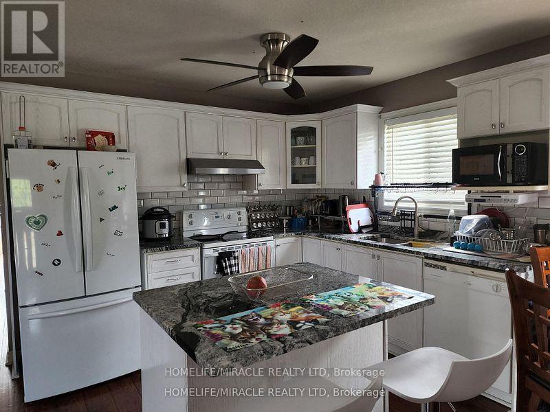 1859 Marconi Boulevard, London East, ON - Indoor Photo Showing Kitchen
