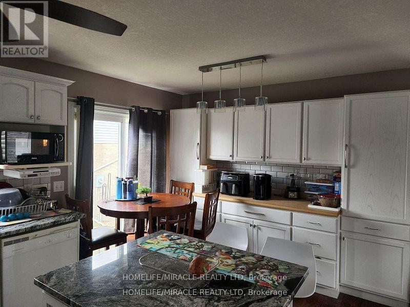 1859 Marconi Boulevard, London East, ON - Indoor Photo Showing Kitchen