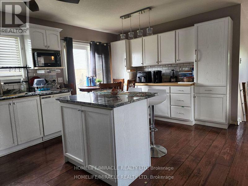 1859 Marconi Boulevard, London East, ON - Indoor Photo Showing Kitchen