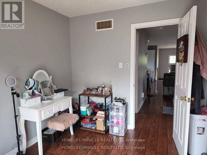 1859 Marconi Boulevard, London East, ON - Indoor Photo Showing Other Room