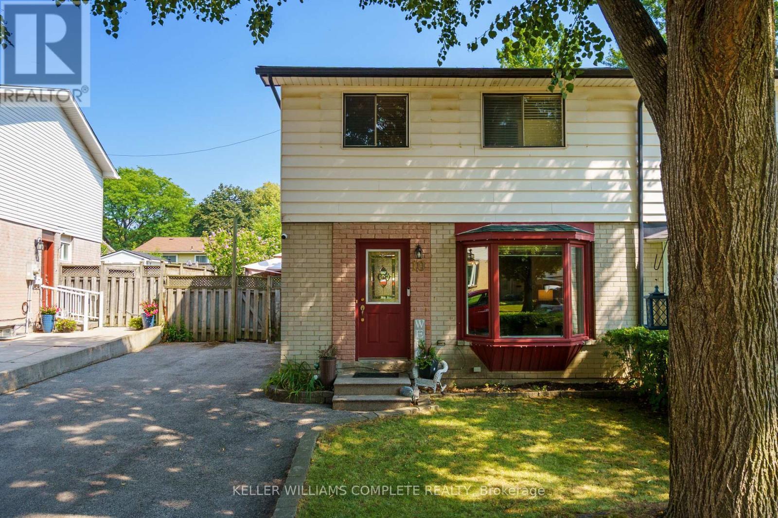 10 Glen Eden Court, Hamilton, ON - Outdoor With Exterior