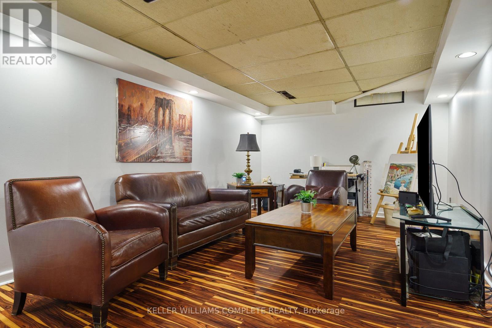 10 Glen Eden Court, Hamilton, ON - Indoor