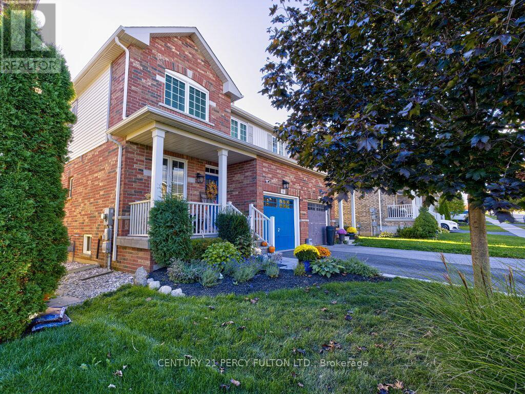 61 Bousfield Rise, Hamilton, ON - Outdoor