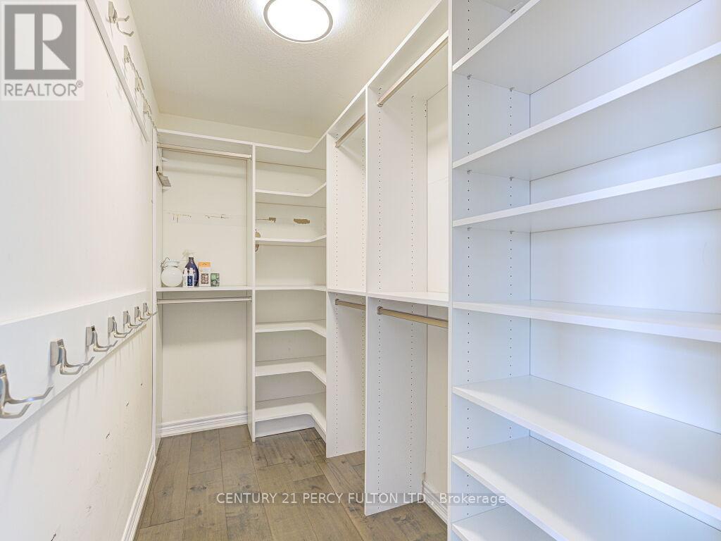 61 Bousfield Rise, Hamilton, ON - Indoor With Storage