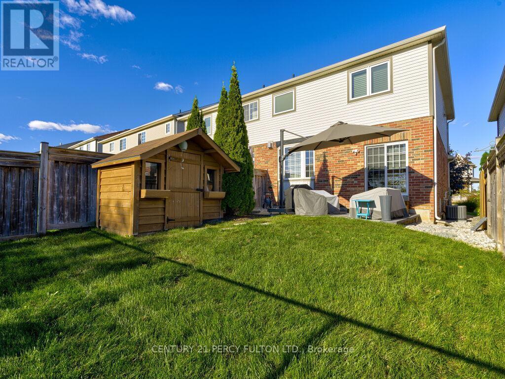 61 Bousfield Rise, Hamilton, ON - Outdoor