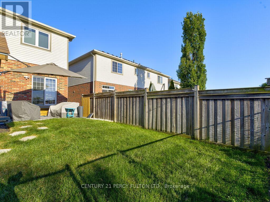 61 Bousfield Rise, Hamilton, ON - Outdoor