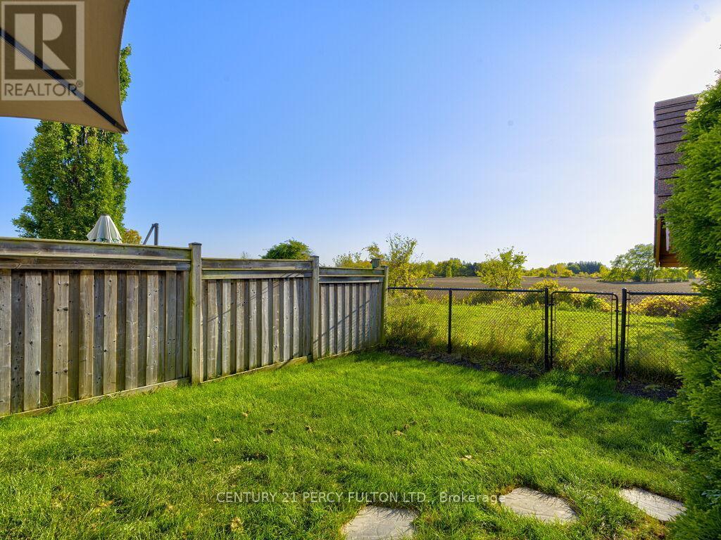 61 Bousfield Rise, Hamilton, ON - Outdoor