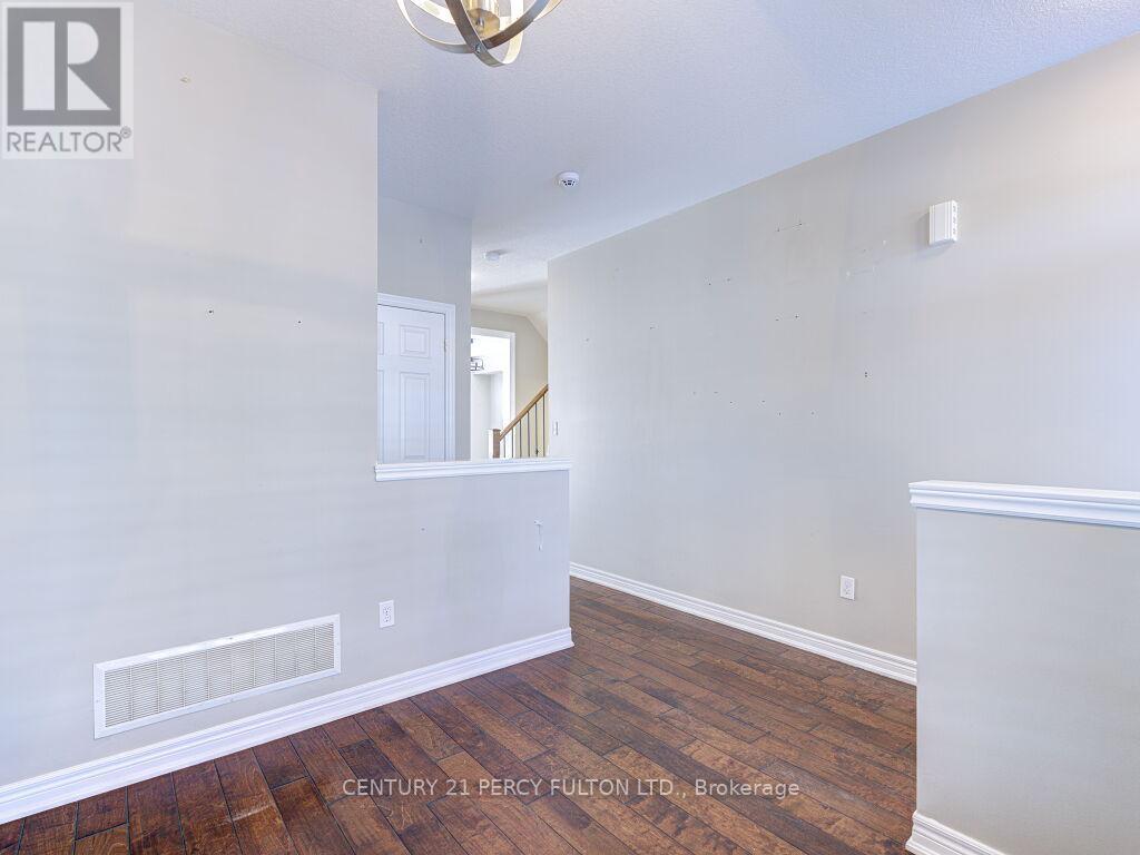 61 Bousfield Rise, Hamilton, ON - Indoor Photo Showing Other Room