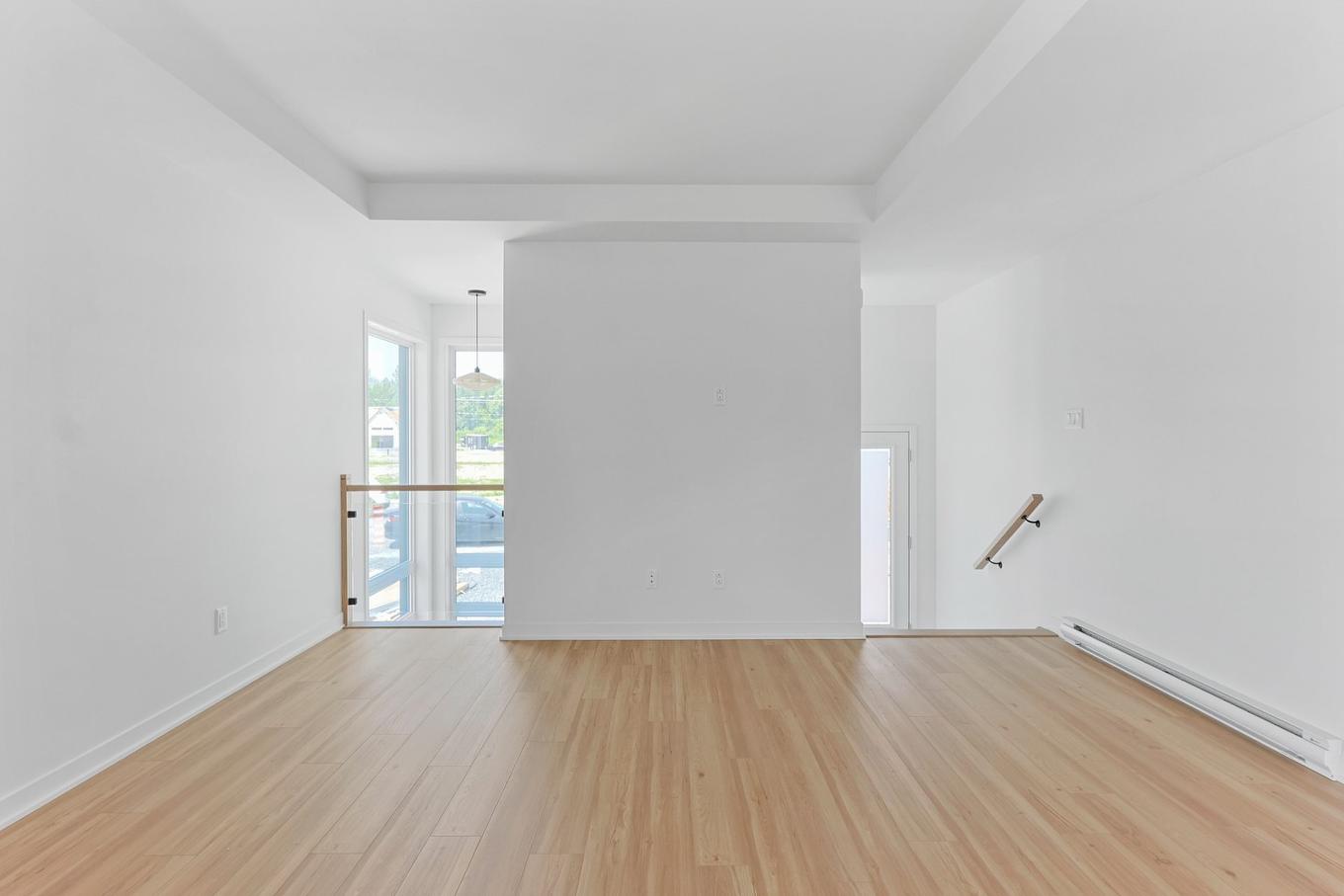 Living room - 162 Rue Du Quai, Saint-Louis-De-Gonzague, QC - Indoor Photo Showing Other Room