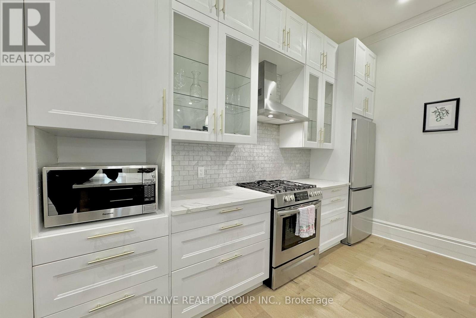 16 Horn Street, London South (South F), ON - Indoor Photo Showing Kitchen With Upgraded Kitchen