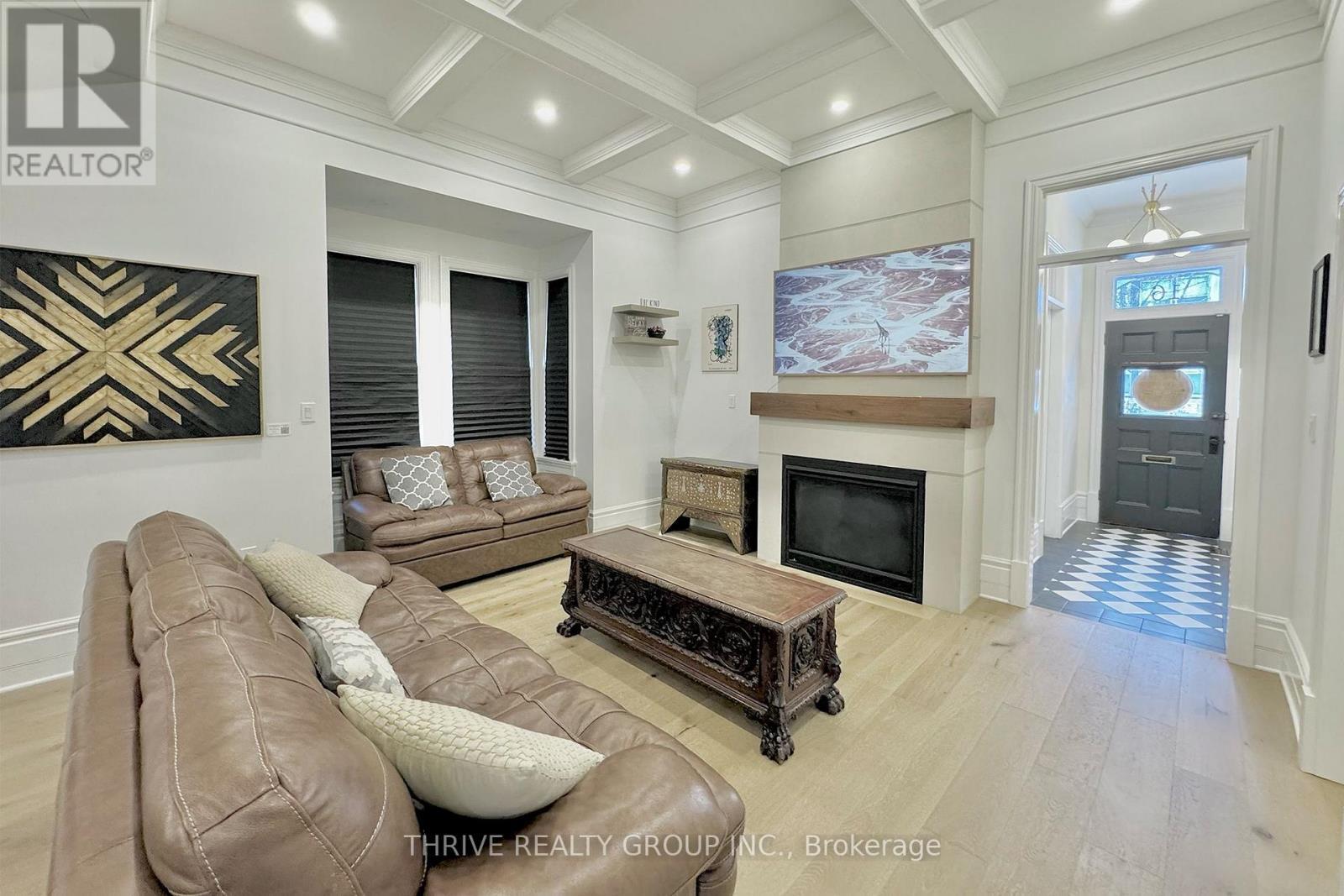 16 Horn Street, London South (South F), ON - Indoor With Fireplace