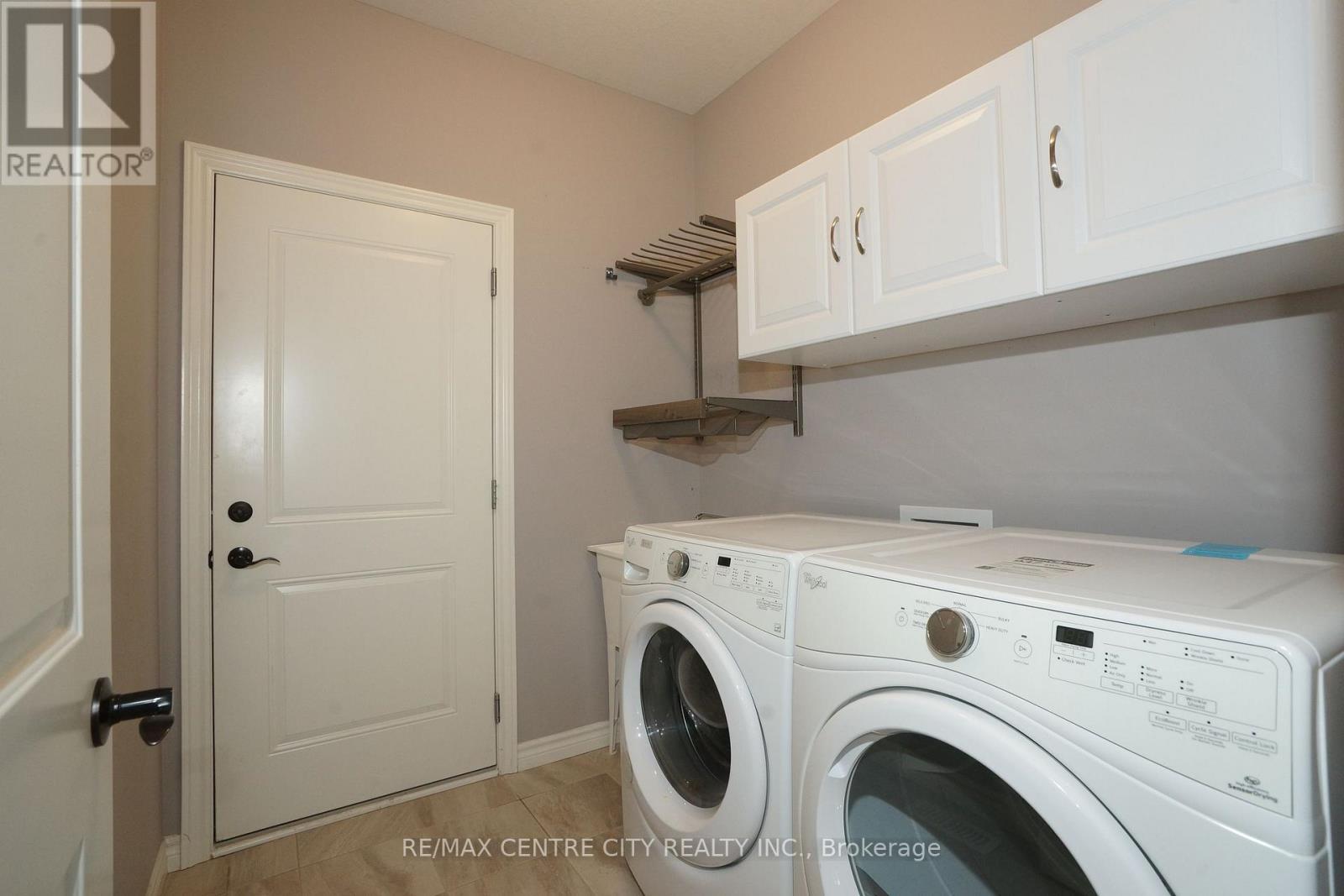 471 Sophia Crescent, London North (North I), ON - Indoor Photo Showing Laundry Room