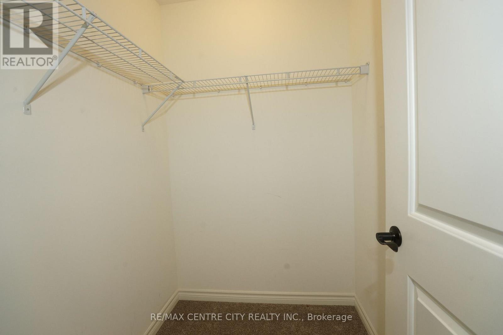 471 Sophia Crescent, London North (North I), ON - Indoor With Storage