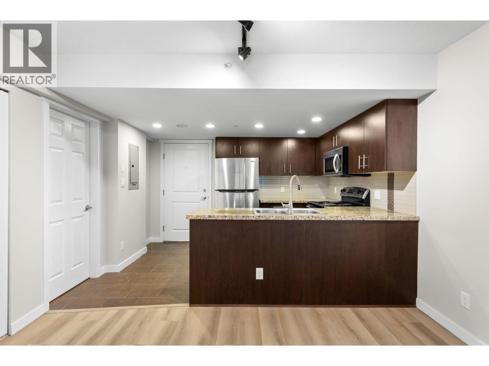 303 200 Keary Street, New Westminster, BC