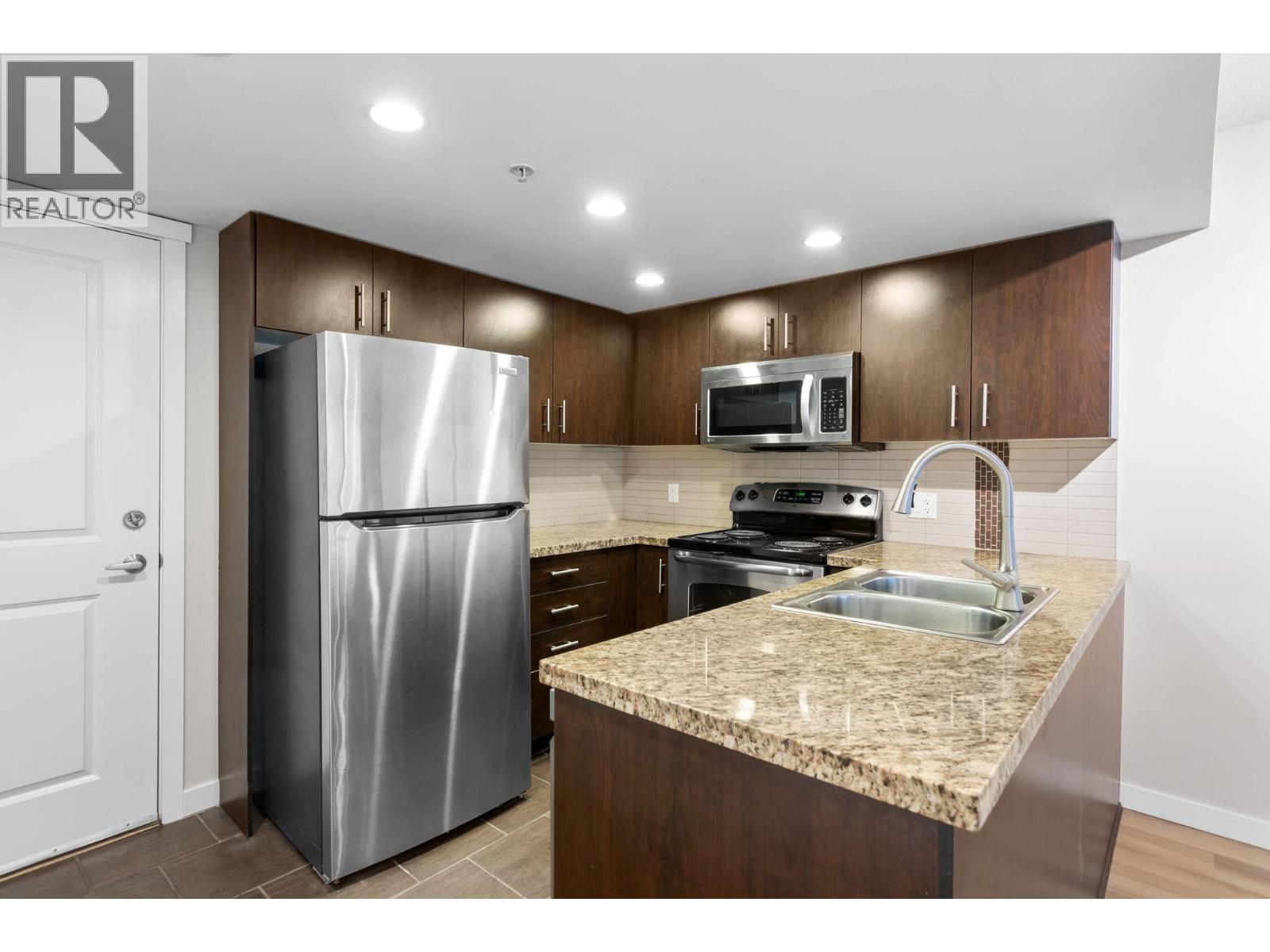 303 200 Keary Street, New Westminster, BC