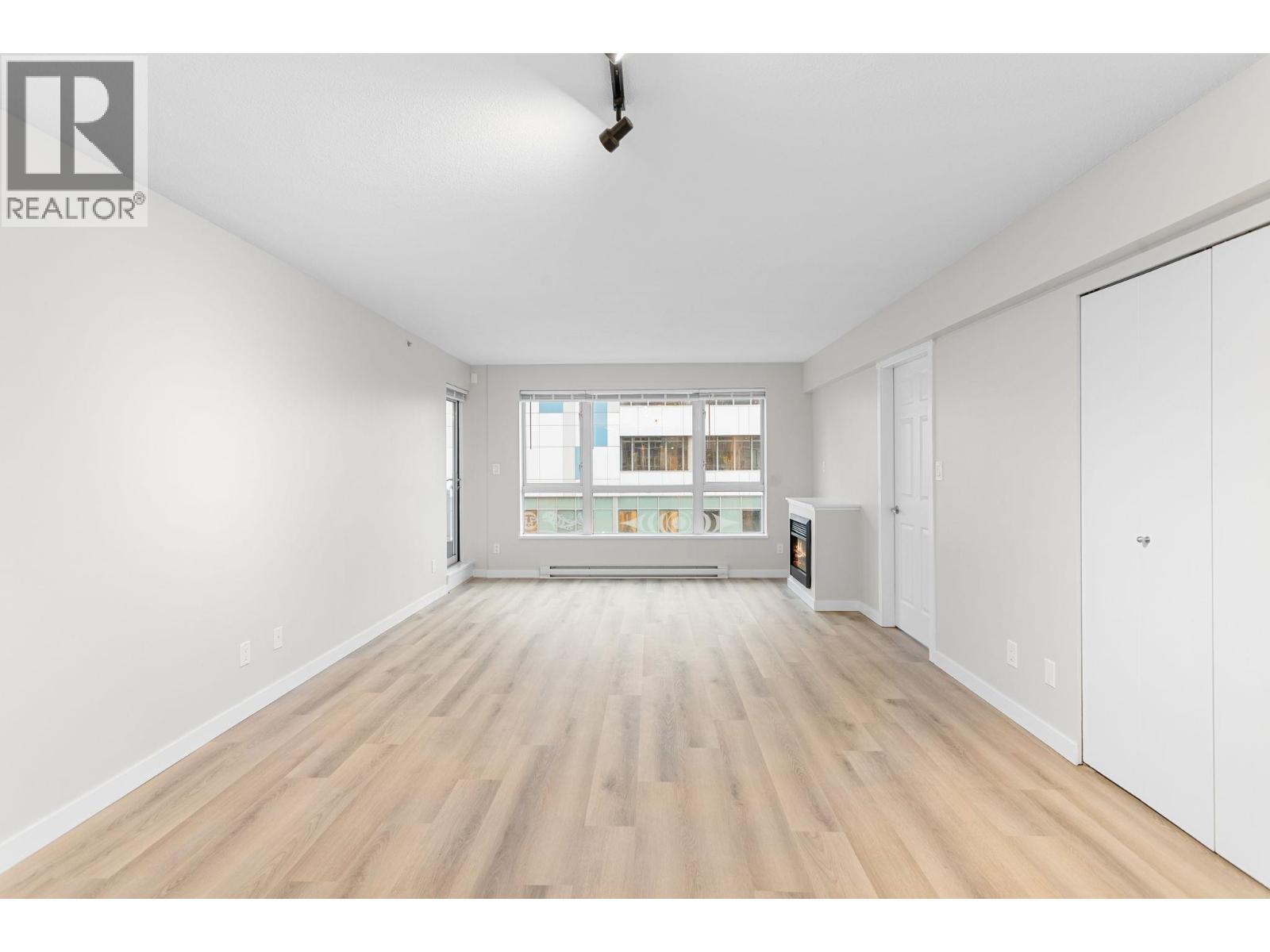 303 200 Keary Street, New Westminster, BC