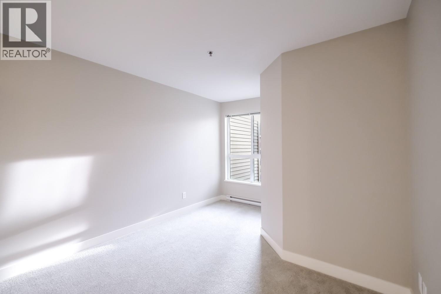 1099 Sunset Drive Unit# 334, Kelowna, BC - Indoor Photo Showing Other Room