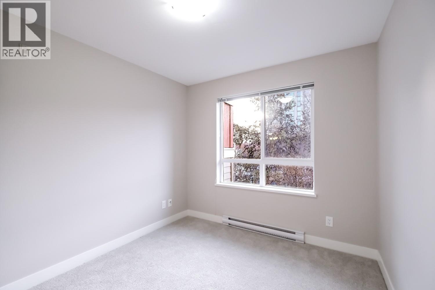 1099 Sunset Drive Unit# 334, Kelowna, BC - Indoor Photo Showing Other Room