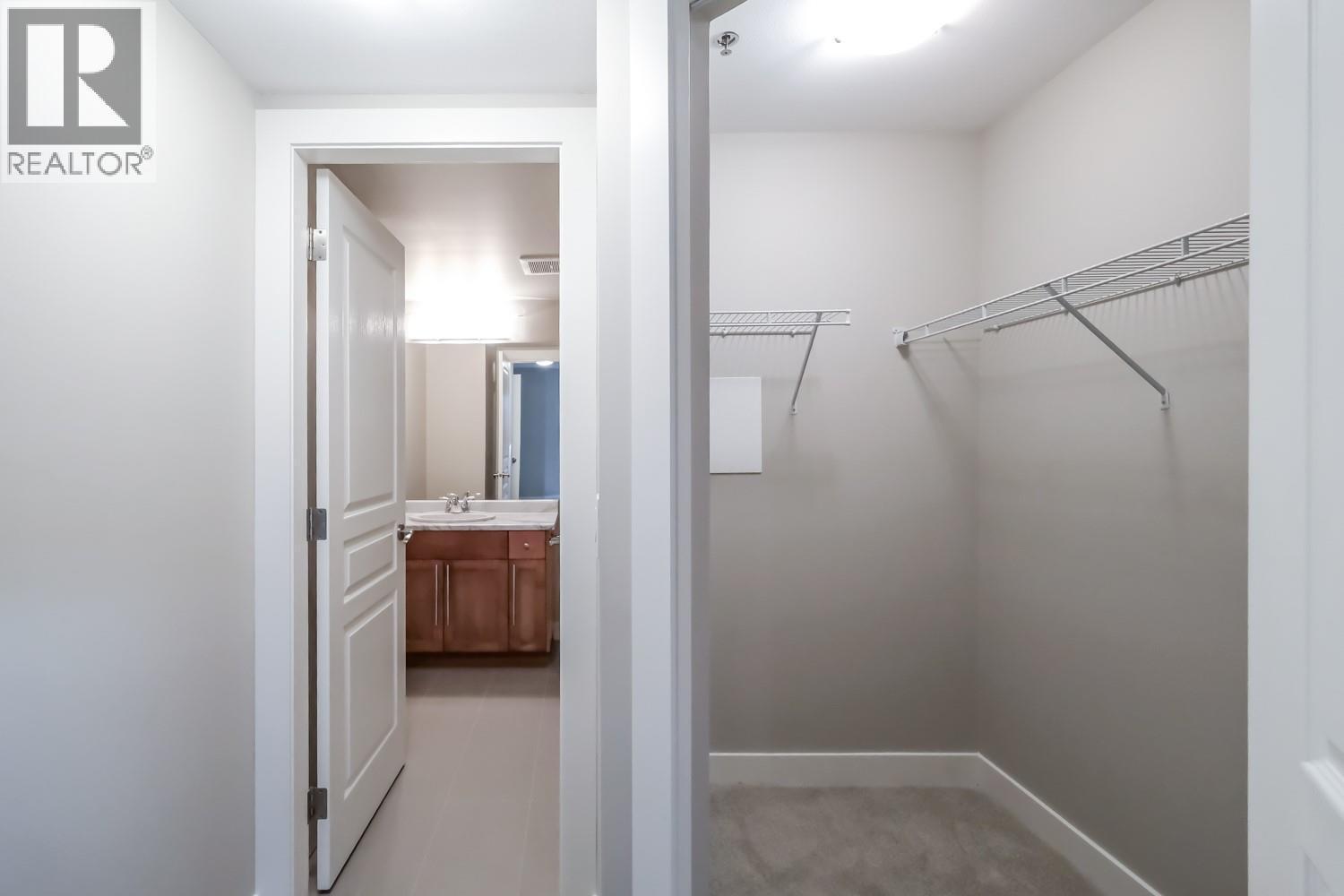 1099 Sunset Drive Unit# 334, Kelowna, BC - Indoor With Storage
