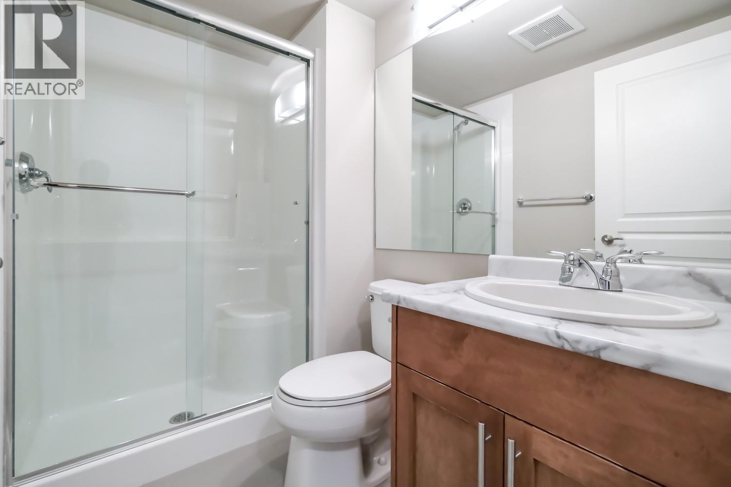 1099 Sunset Drive Unit# 334, Kelowna, BC - Indoor Photo Showing Bathroom