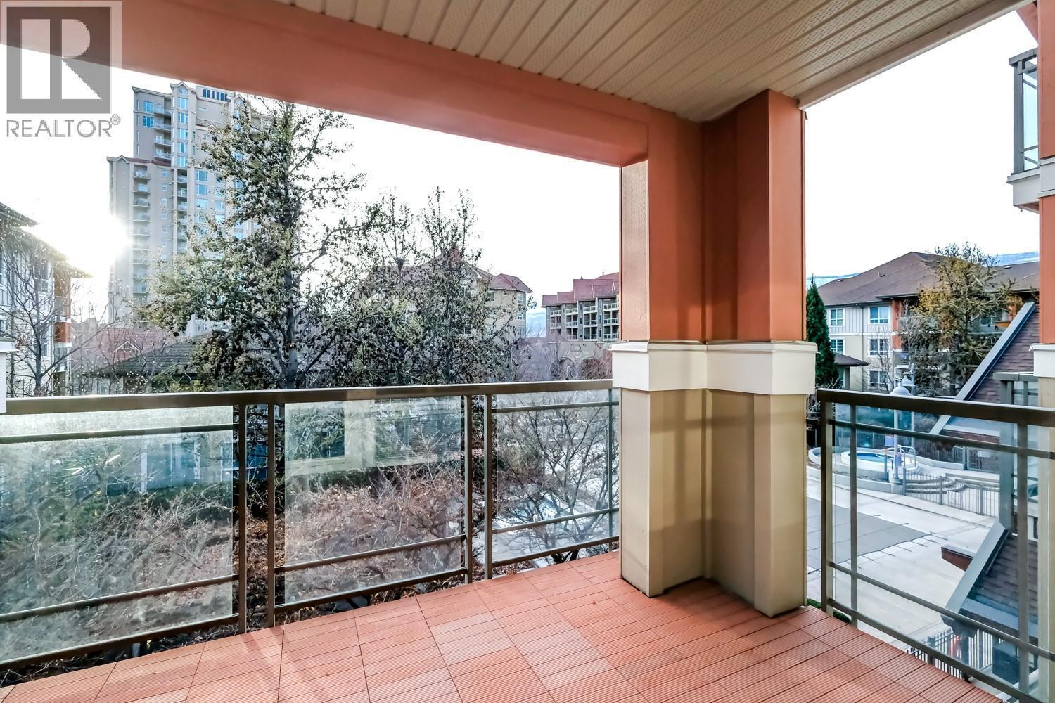 1099 Sunset Drive Unit# 334, Kelowna, BC - Outdoor With Exterior