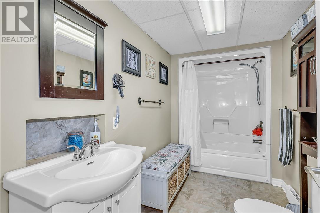 17 Campbell Street, Little Current, ON - Indoor Photo Showing Other Room