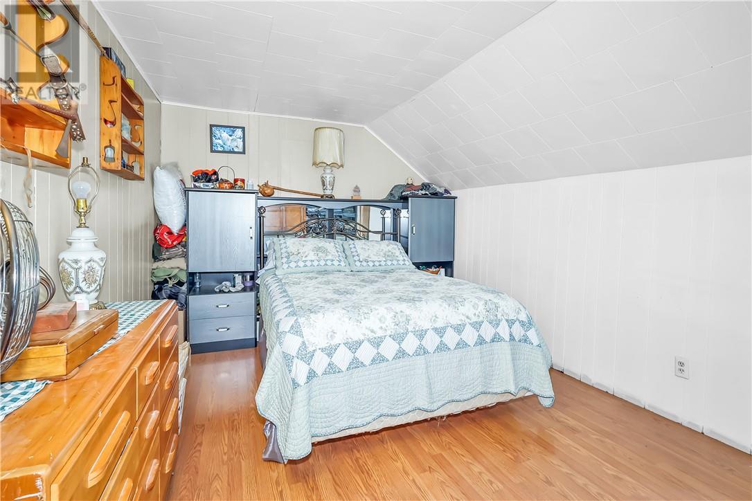 17 Campbell Street, Little Current, ON - Indoor Photo Showing Bedroom