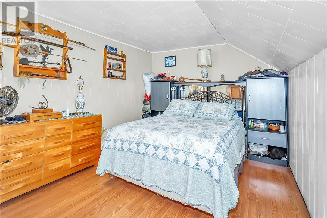 17 Campbell Street, Little Current, ON - Indoor Photo Showing Bedroom