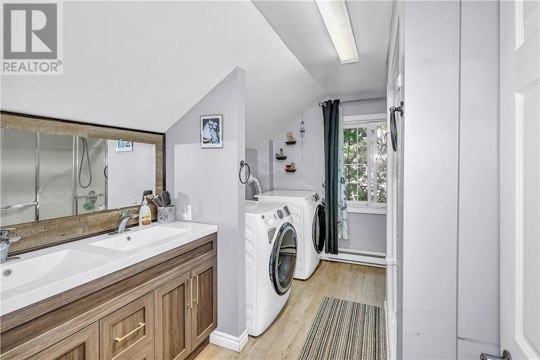 17 Campbell Street, Little Current, ON - Indoor Photo Showing Laundry Room