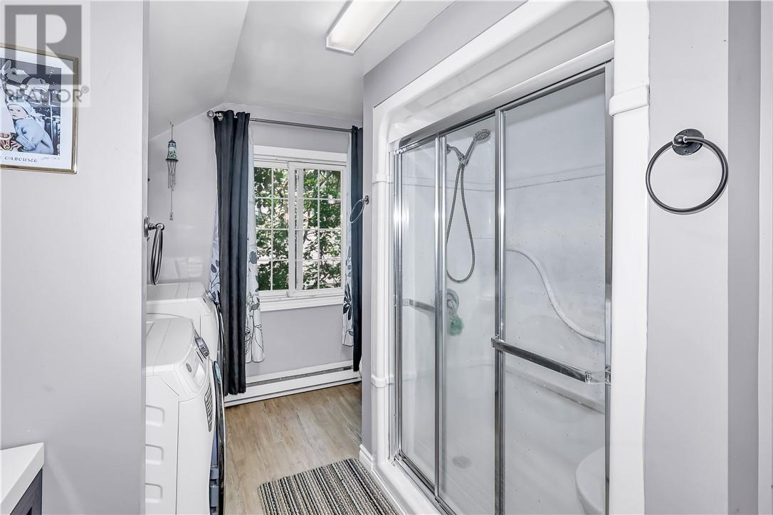 17 Campbell Street, Little Current, ON - Indoor Photo Showing Bathroom