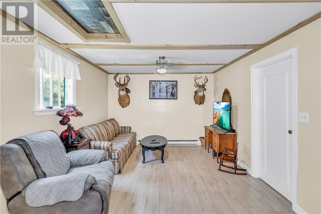 17 Campbell Street, Little Current, ON - Indoor